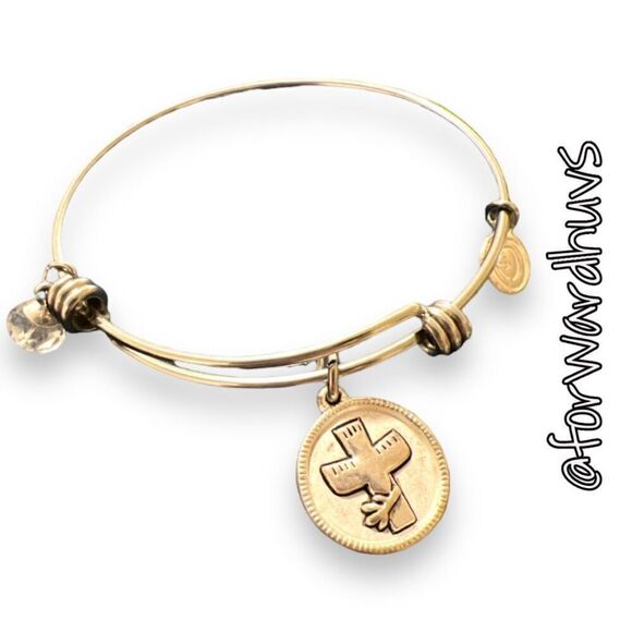 Christian Bracelet with Reversible 'He Is Love' Cross Pendant - Picture 1 of 9